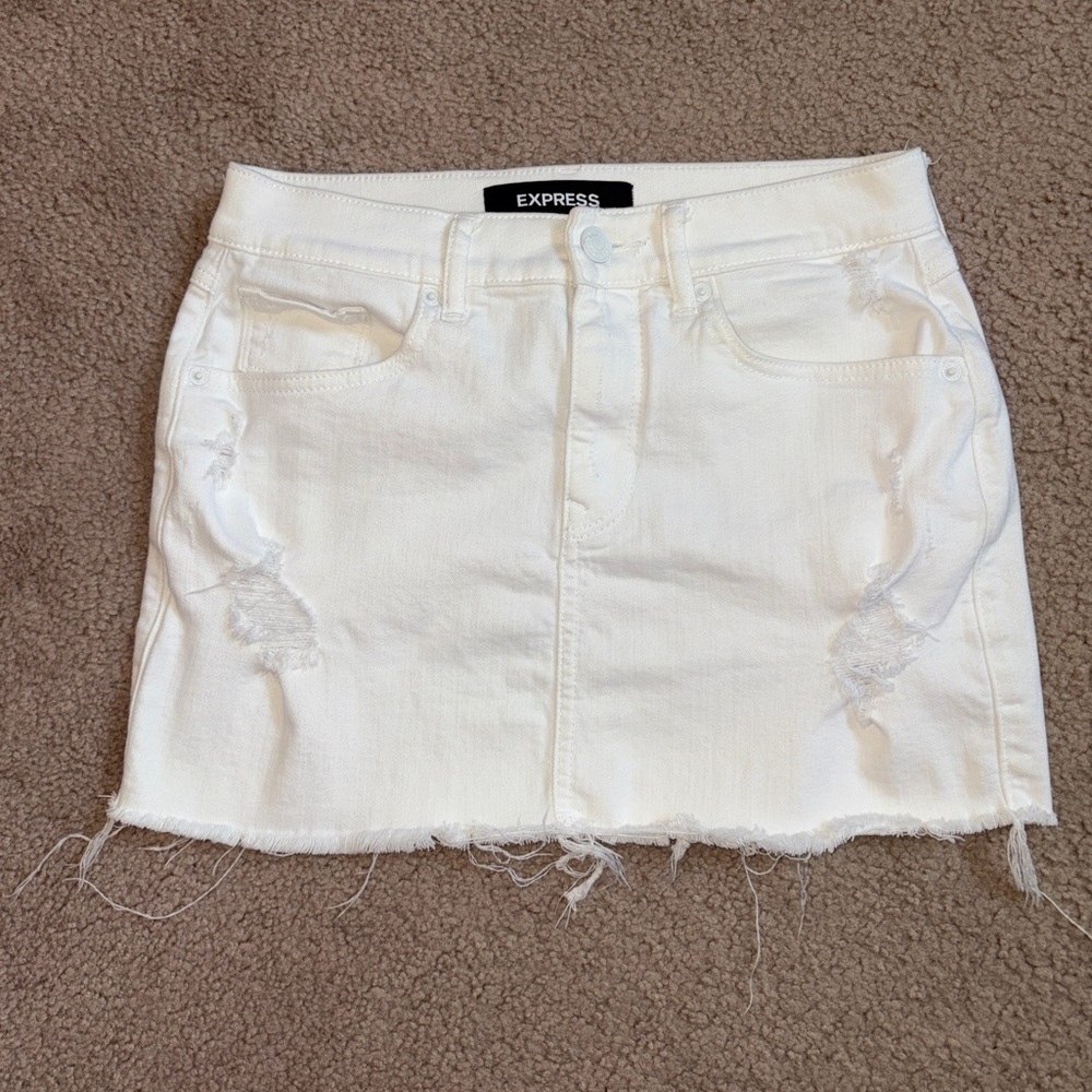 Women’s Express Straight Mini Mid-Rise Skirt, White, Size 2